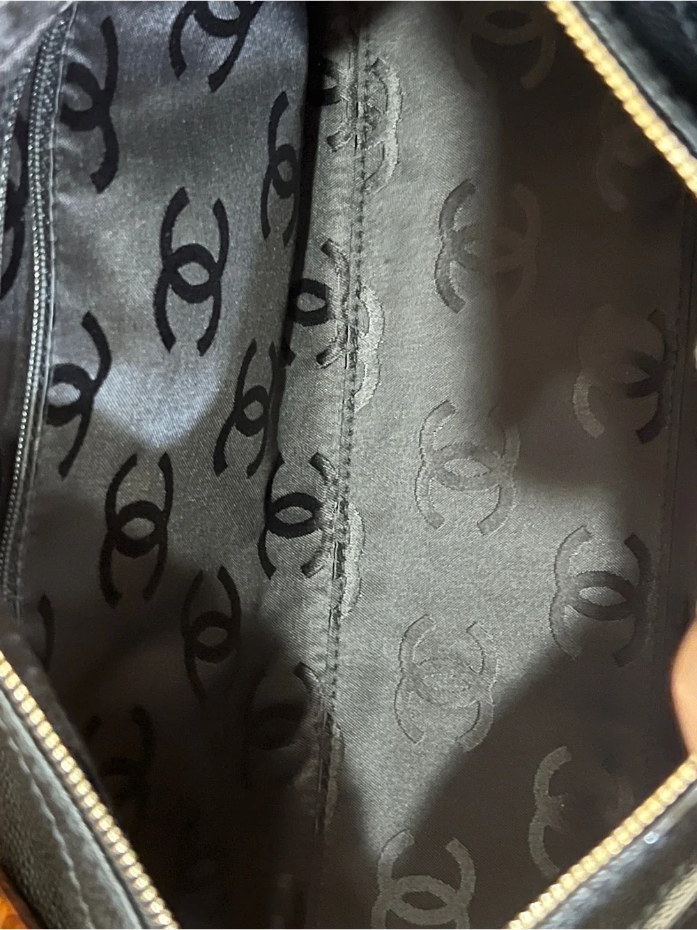 Chanel Vintage Caviar CC Wood Chain Hobo